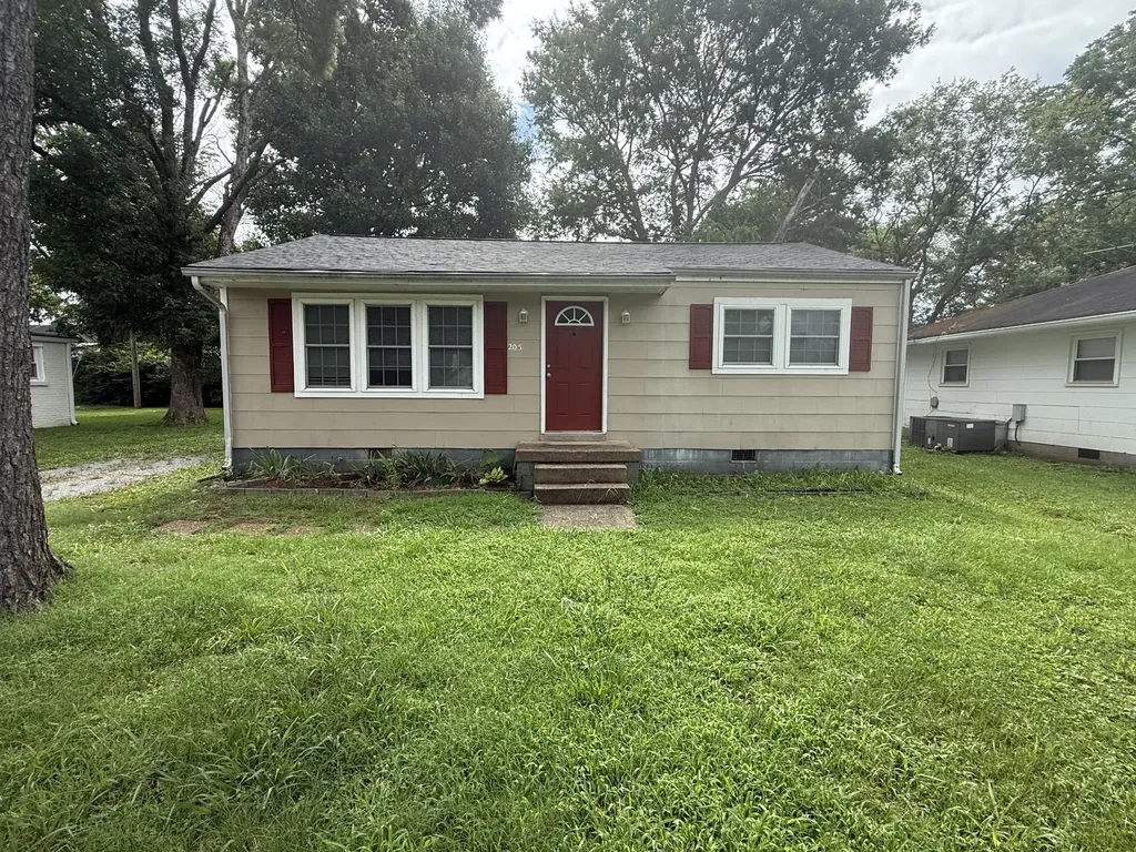 205 Sloan Street Lebanon TN 37087