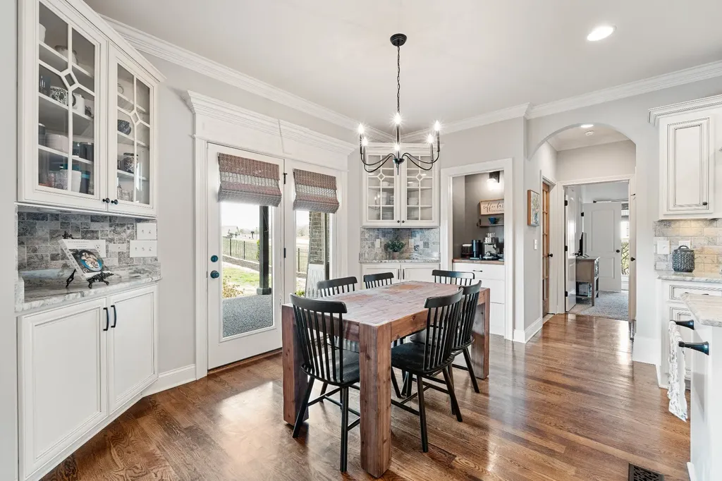 2726 Cherrydale Drive Lebanon TN 37087