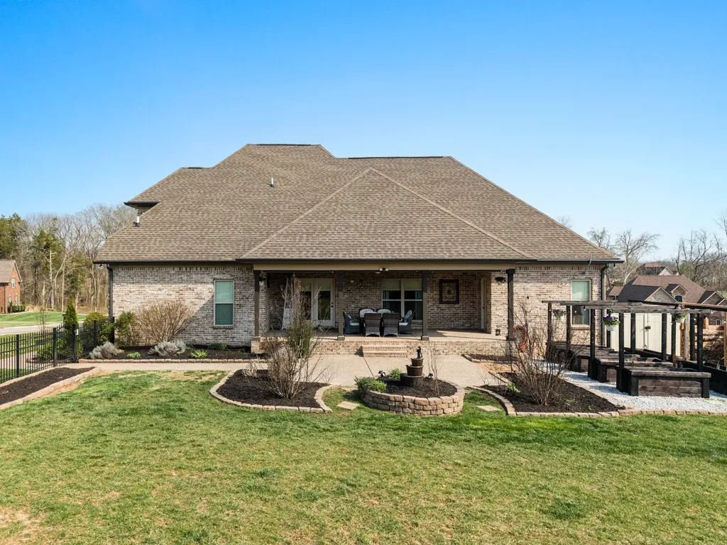 2726 Cherrydale Drive Lebanon TN 37087