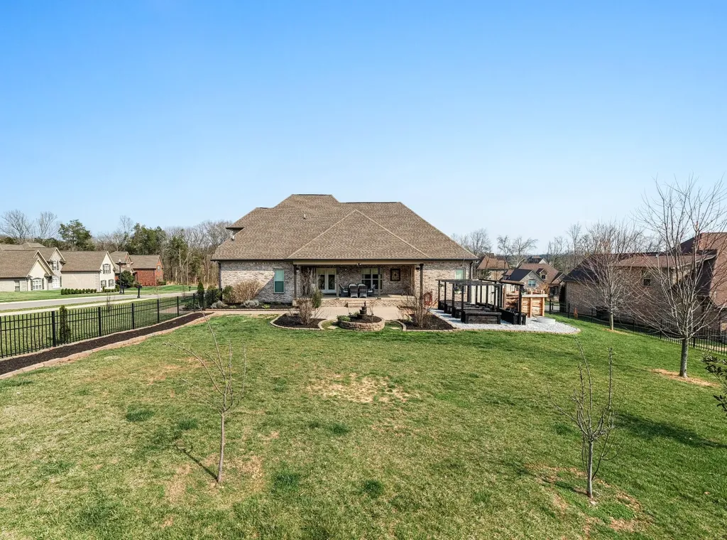 2726 Cherrydale Drive Lebanon TN 37087