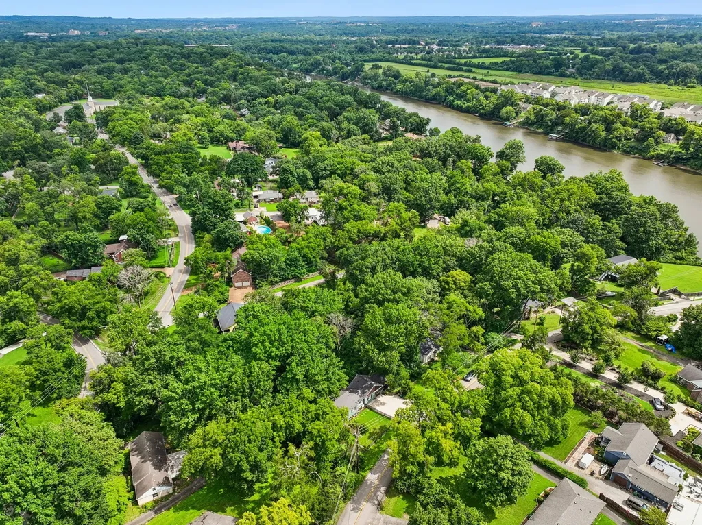 2311 Mcgavock Pike Nashville TN 37216