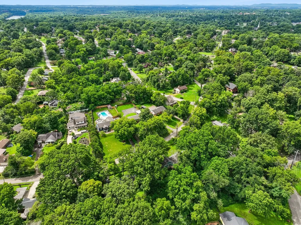 2311 Mcgavock Pike Nashville TN 37216