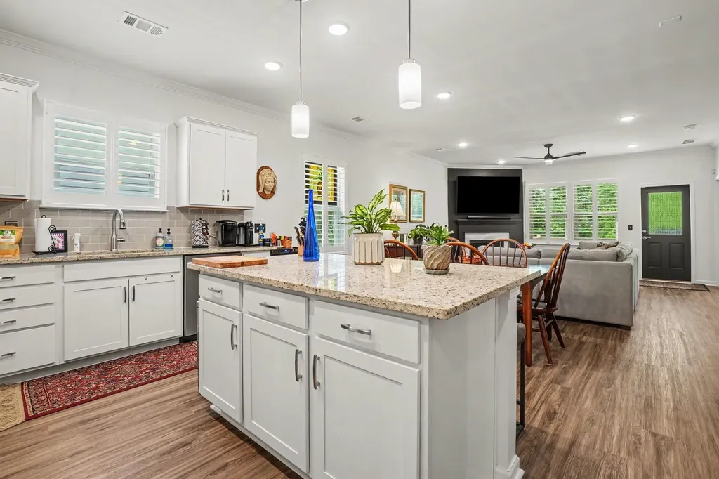 241 Brook Avenue White House TN 37188