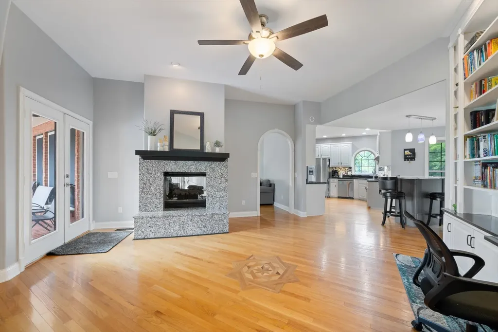 2155 Lake Road Greenbrier TN 37073