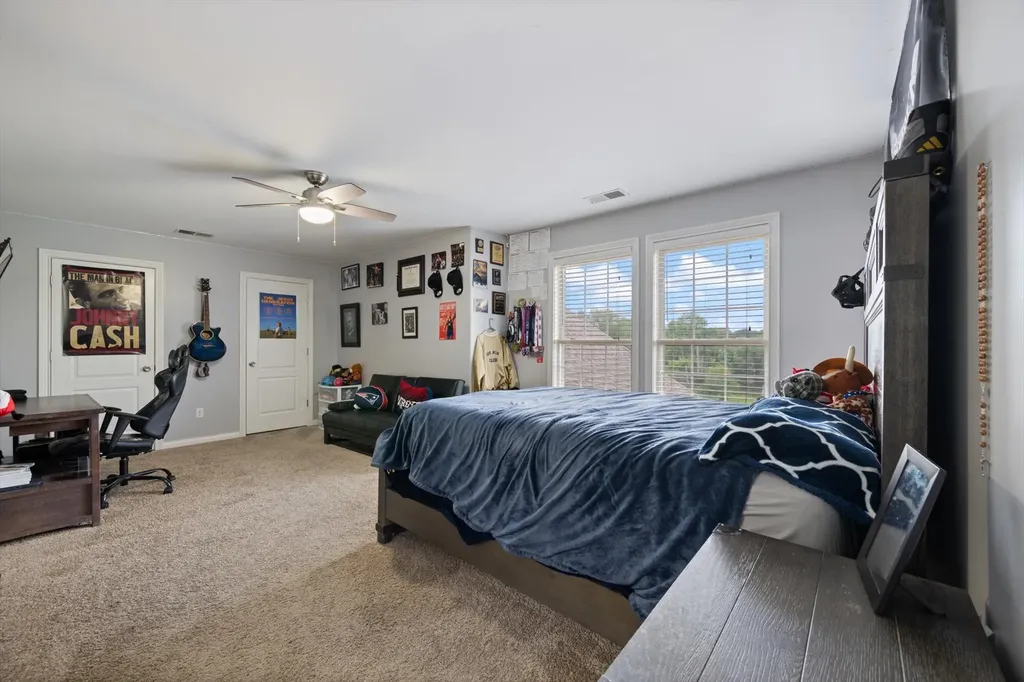 2155 Lake Road Greenbrier TN 37073