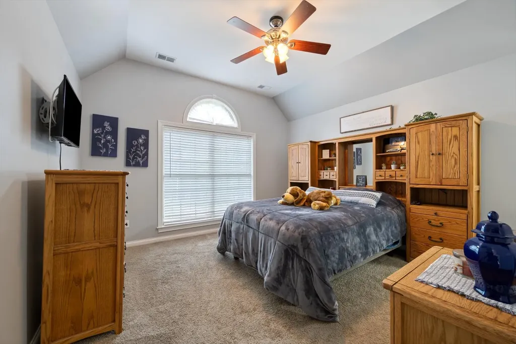 2155 Lake Road Greenbrier TN 37073