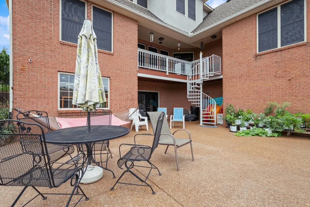 2155 Lake Road Greenbrier TN 37073