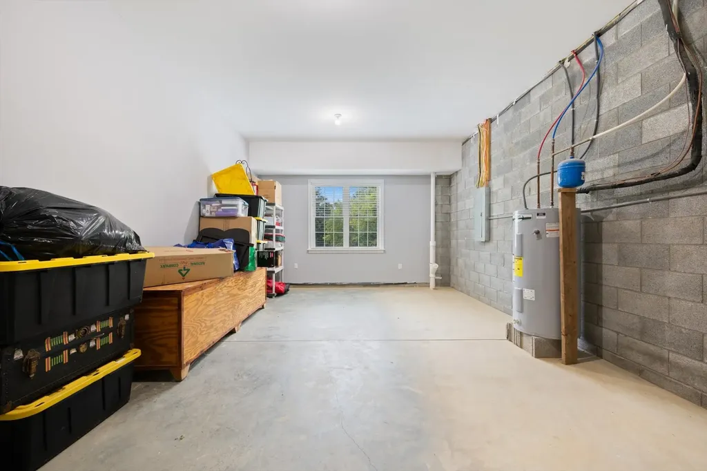 2155 Lake Road Greenbrier TN 37073