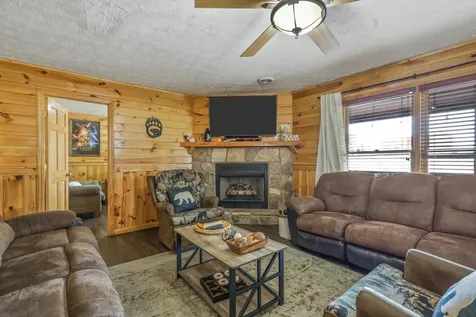 2834 Florence Drive Pigeon Forge TN 37863