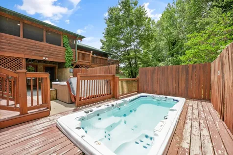 2834 Florence Drive Pigeon Forge TN 37863