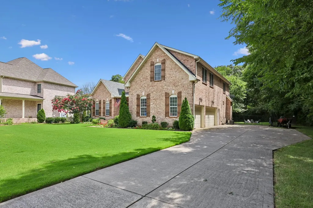 2208 Higgins Lane Murfreesboro TN 37130