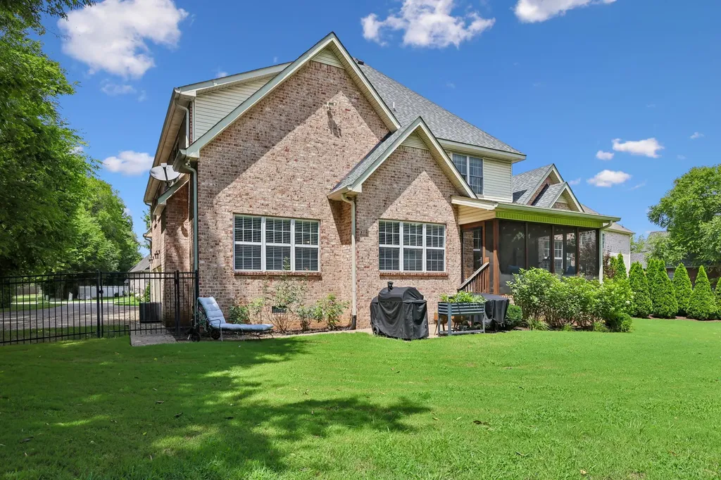 2208 Higgins Lane Murfreesboro TN 37130