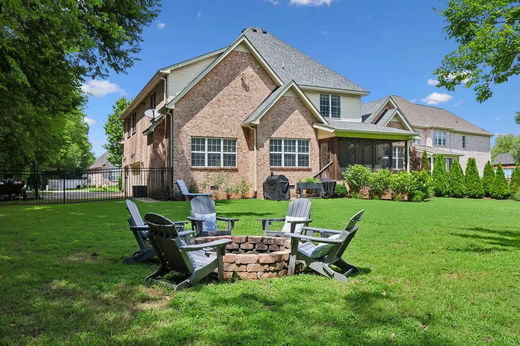 2208 Higgins Lane Murfreesboro TN 37130
