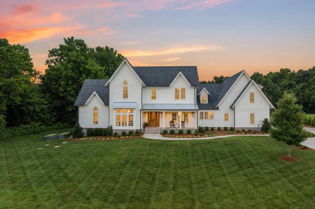 6916 Farm Path Lane College Grove TN 37046