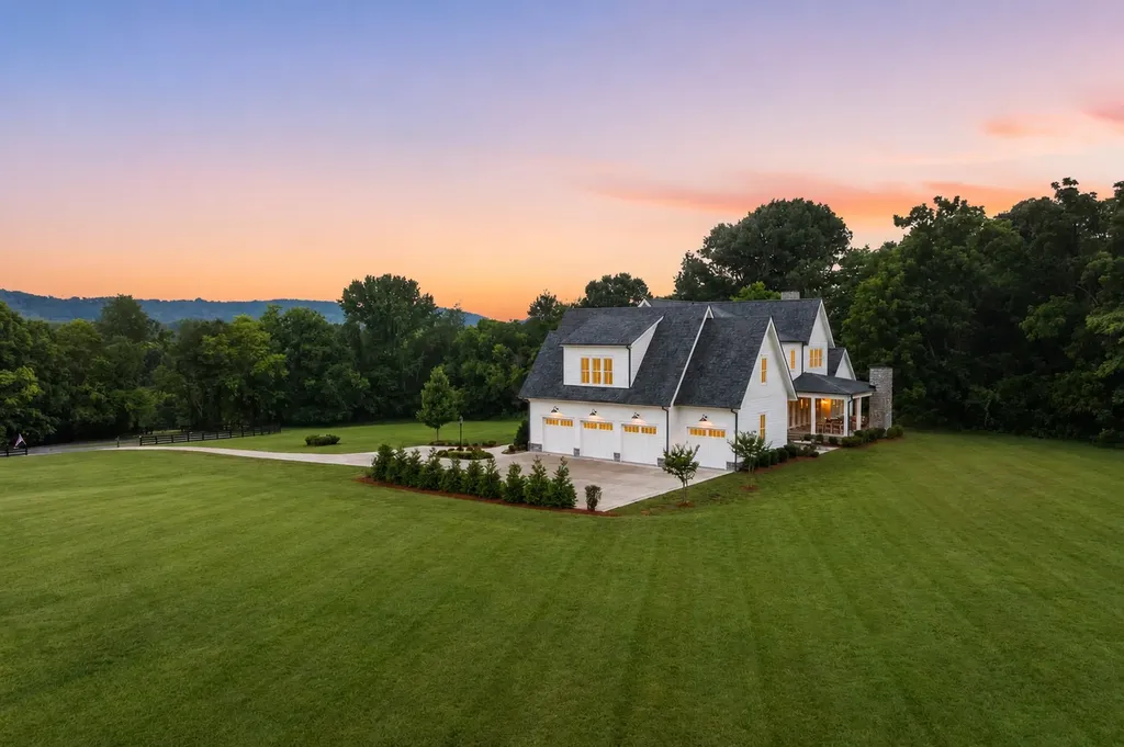 6916 Farm Path Lane College Grove TN 37046
