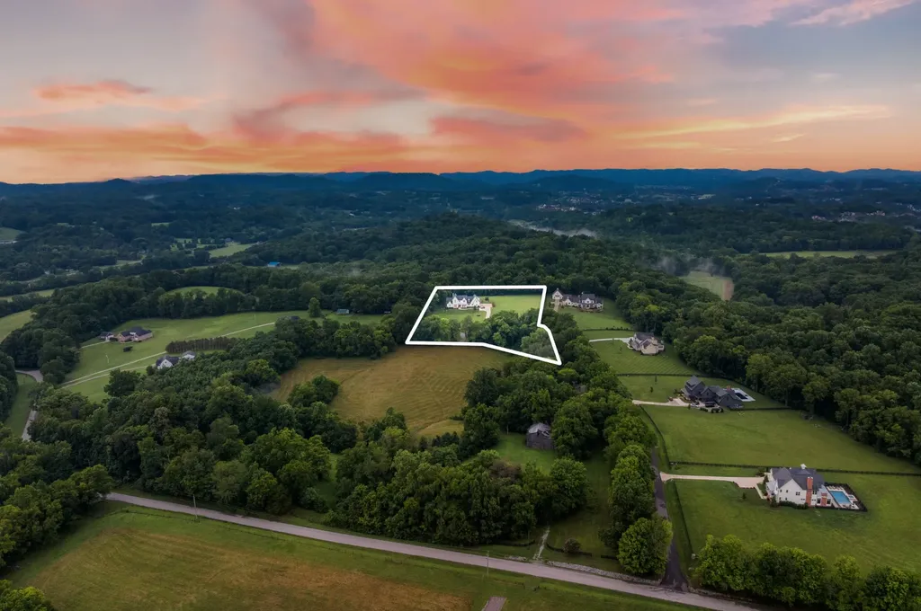 6916 Farm Path Lane College Grove TN 37046