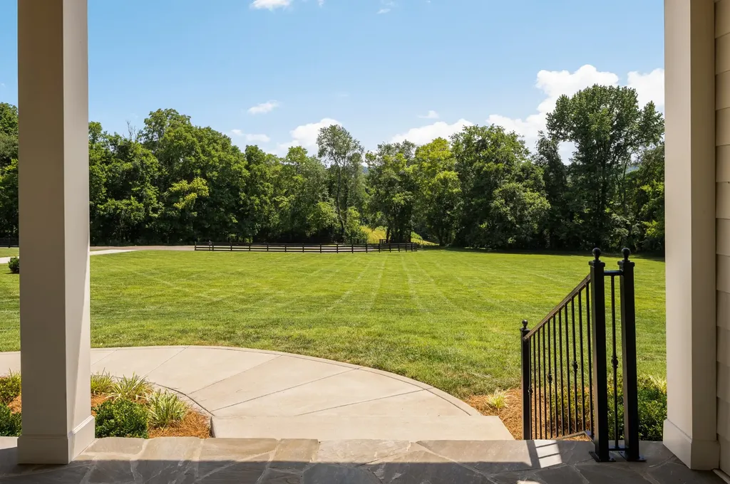 6916 Farm Path Lane College Grove TN 37046