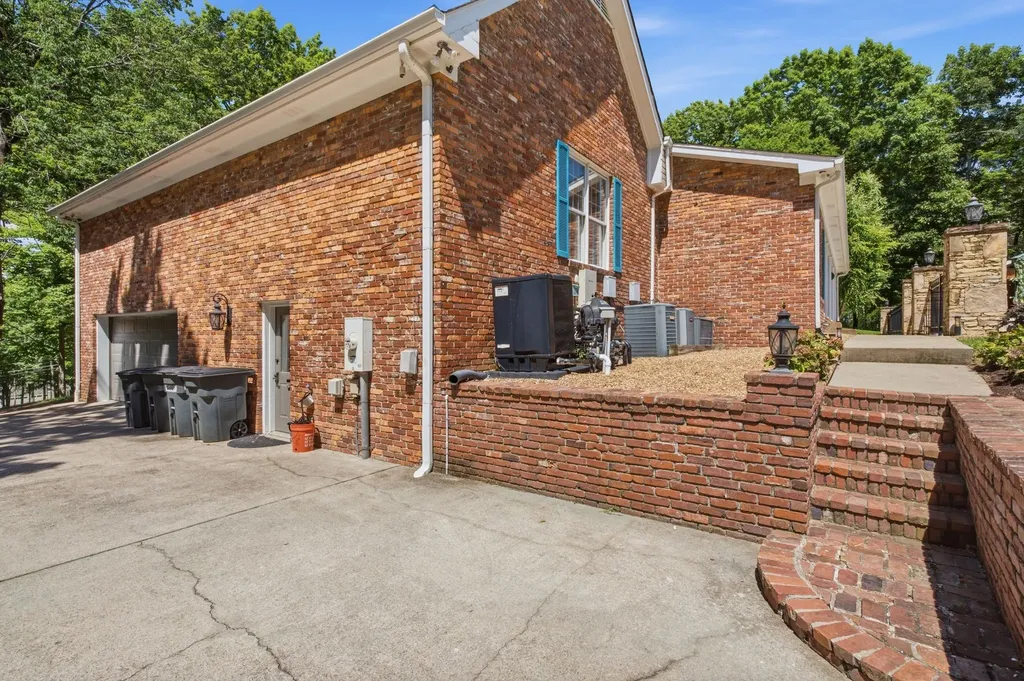 1122 Longview Drive Hendersonville TN 37075