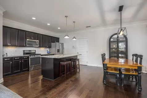 7392 Old Harding Pike Nashville TN 37221