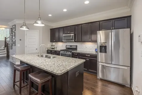 7392 Old Harding Pike Nashville TN 37221