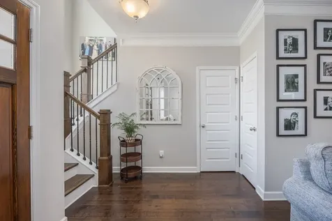 7392 Old Harding Pike Nashville TN 37221