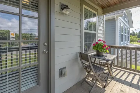 7392 Old Harding Pike Nashville TN 37221