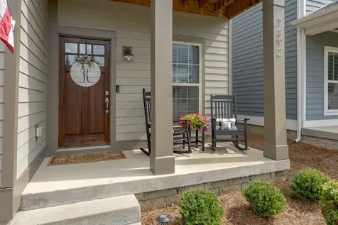7392 Old Harding Pike Nashville TN 37221