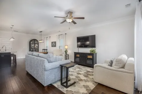 7392 Old Harding Pike Nashville TN 37221