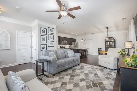 7392 Old Harding Pike Nashville TN 37221