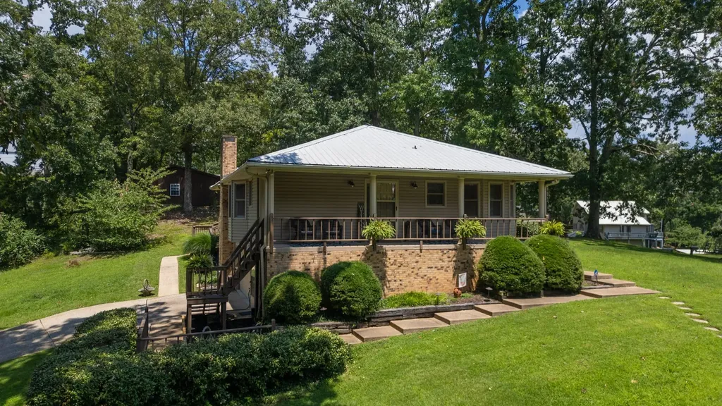 327 Russwood Drive Springville TN 38256