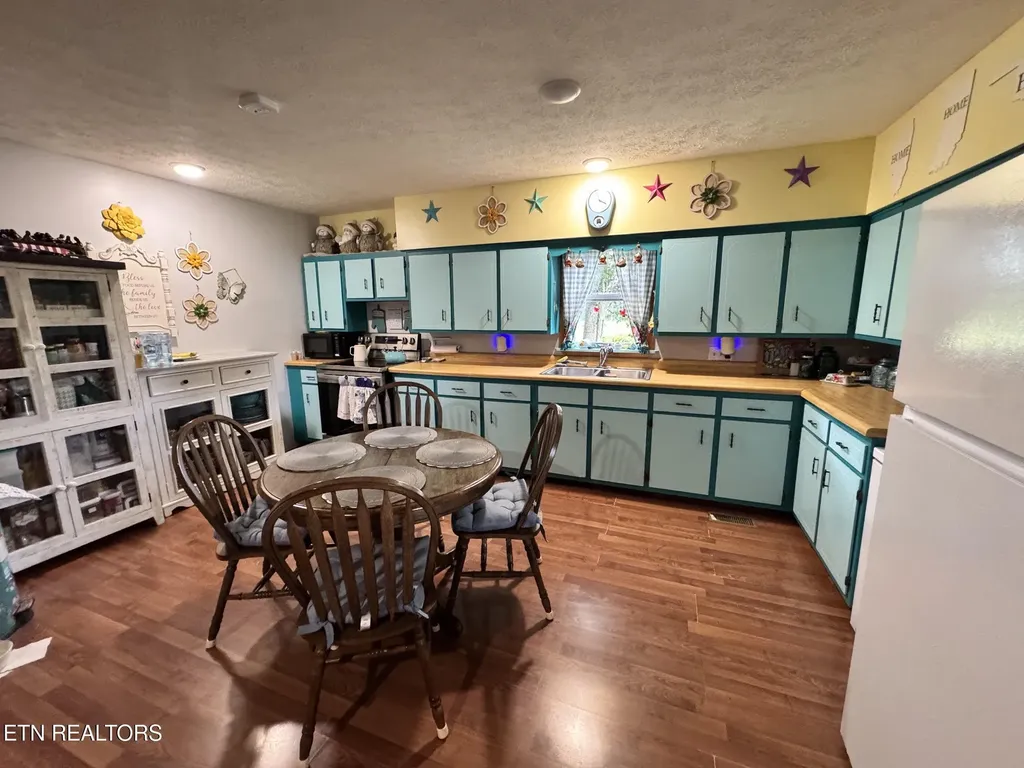 6105 S York Highway Clarkrange TN 38553