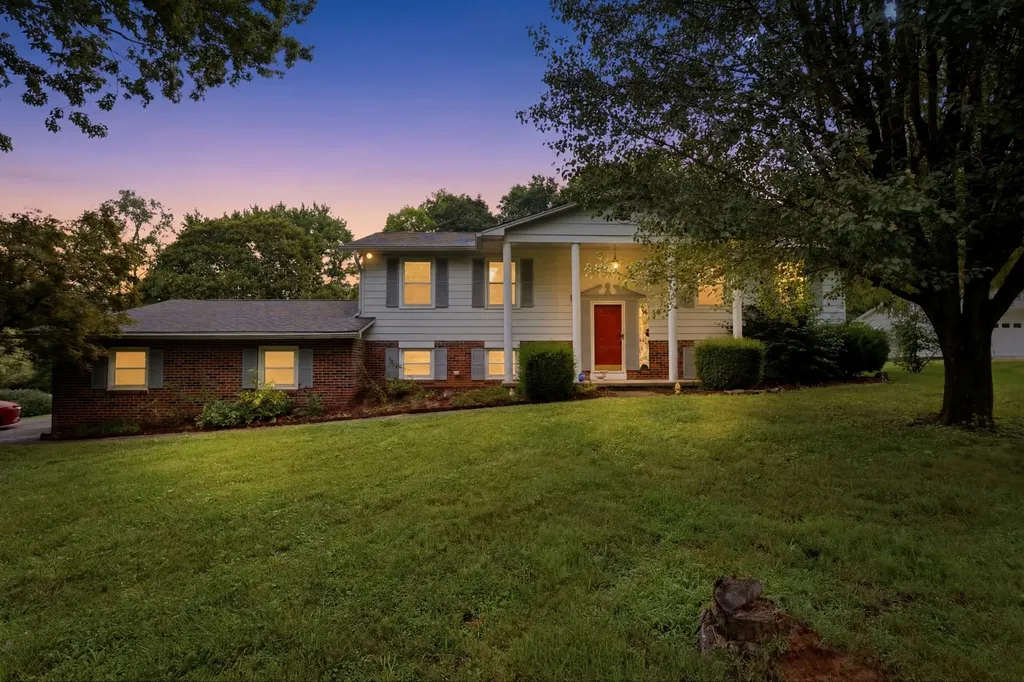 3088 Dixie Lee Circle Lenoir City TN 37772
