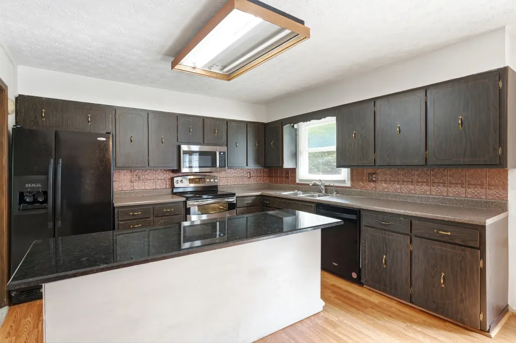 3088 Dixie Lee Circle Lenoir City TN 37772