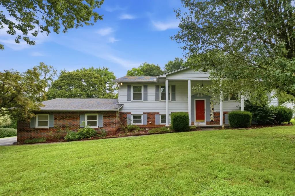 3088 Dixie Lee Circle Lenoir City TN 37772