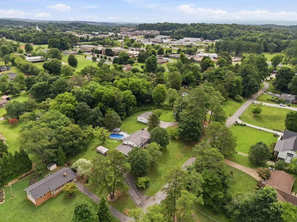 3088 Dixie Lee Circle Lenoir City TN 37772