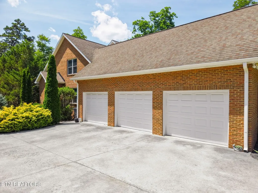 2201 Majestic Circle Dandridge TN 37725