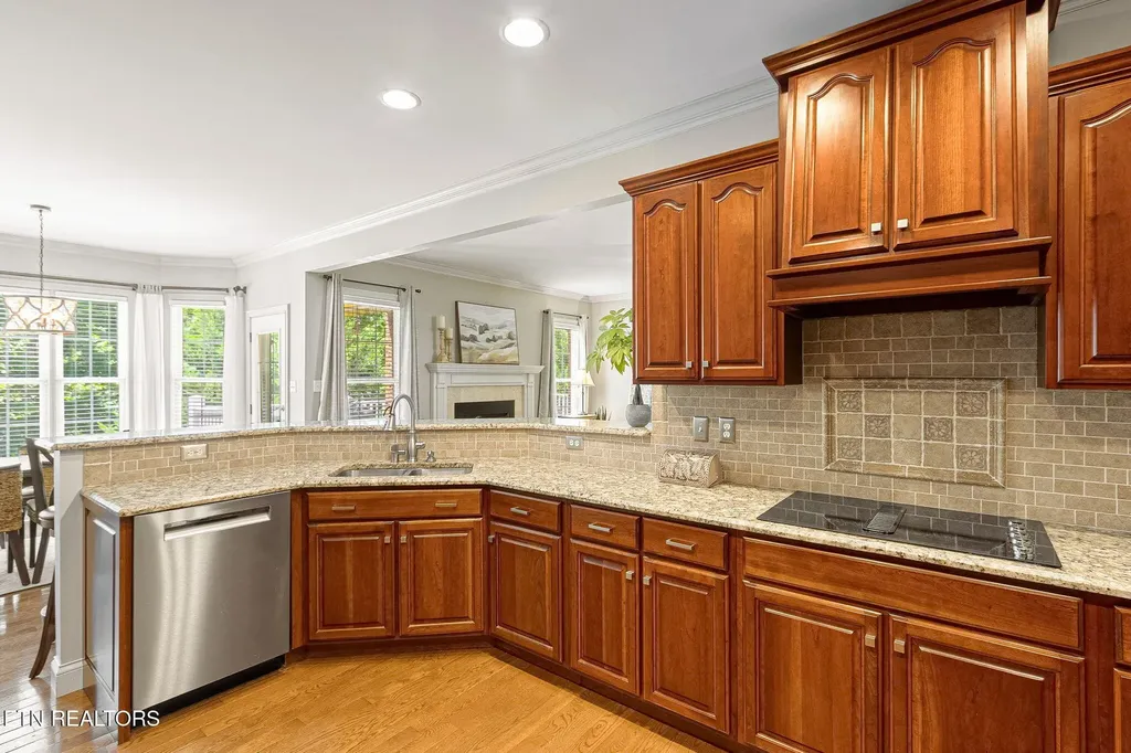2201 Majestic Circle Dandridge TN 37725
