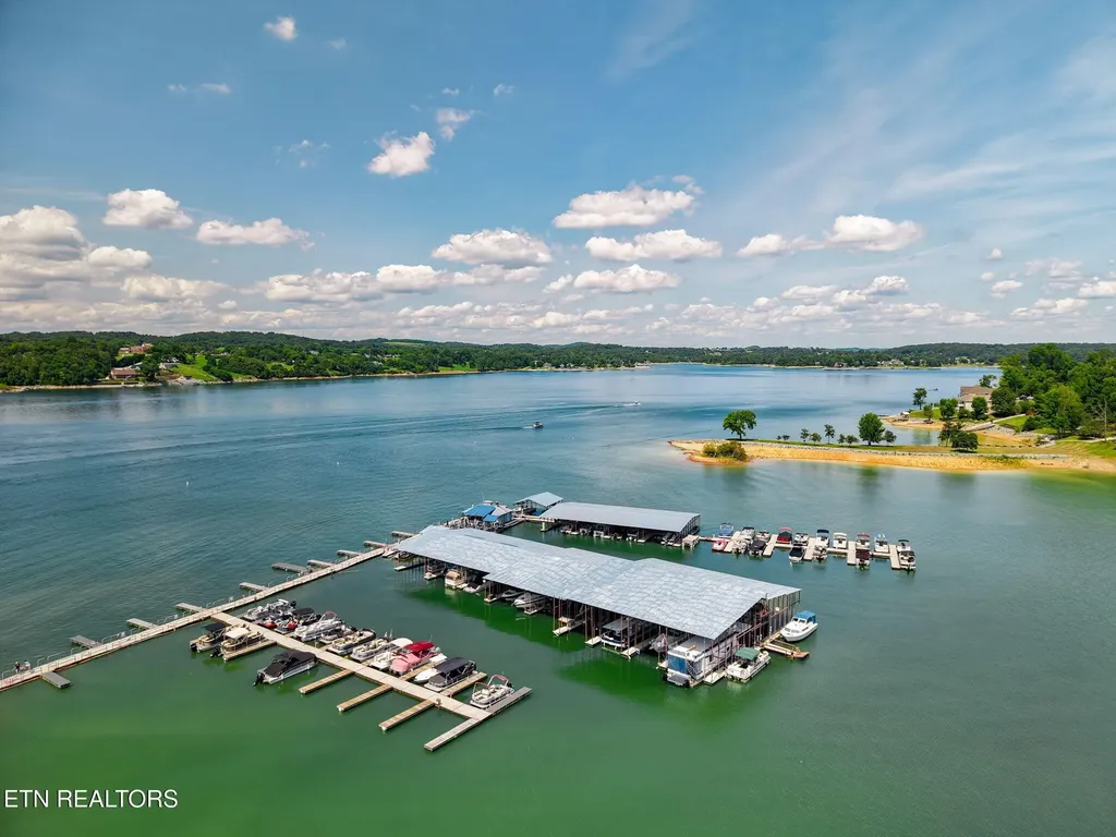 2201 Majestic Circle Dandridge TN 37725