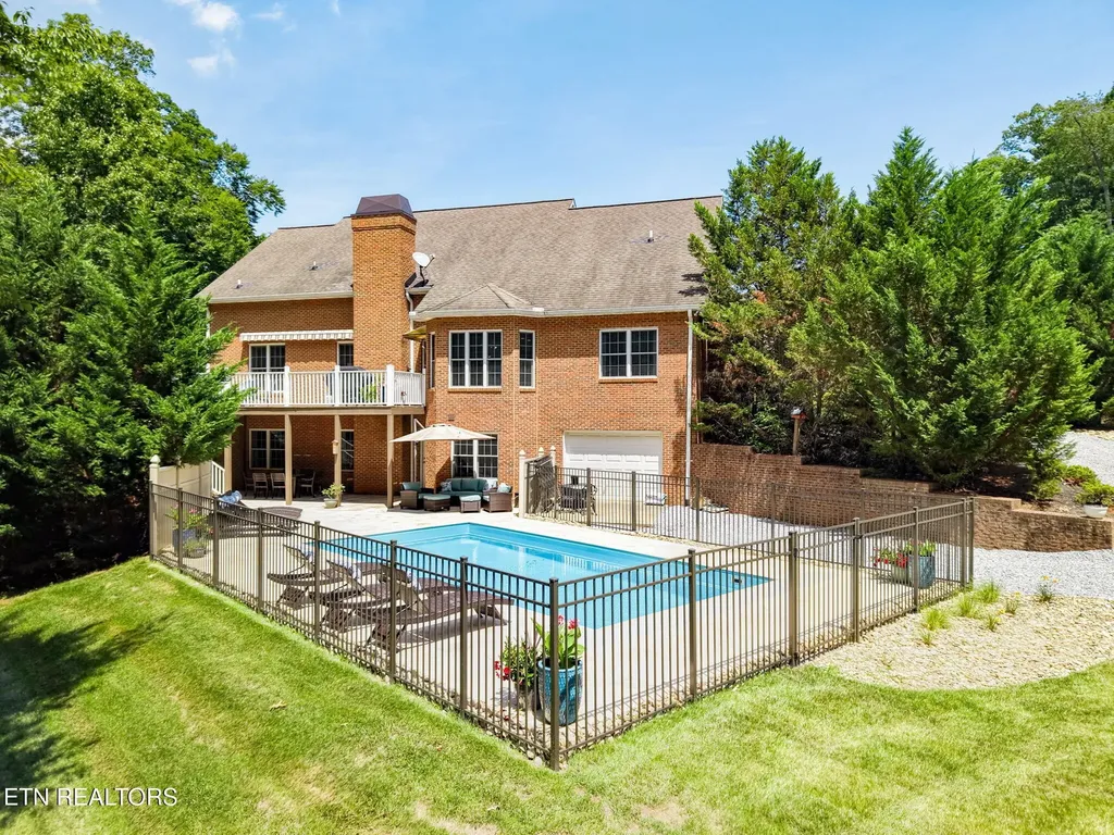 2201 Majestic Circle Dandridge TN 37725