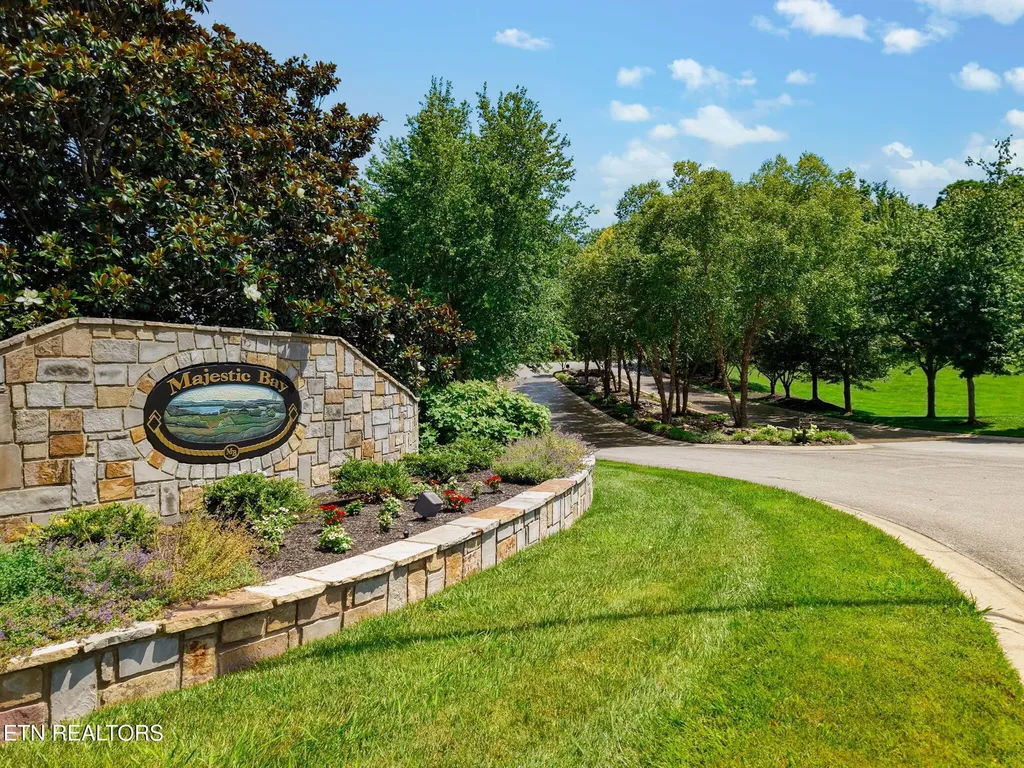 2201 Majestic Circle Dandridge TN 37725