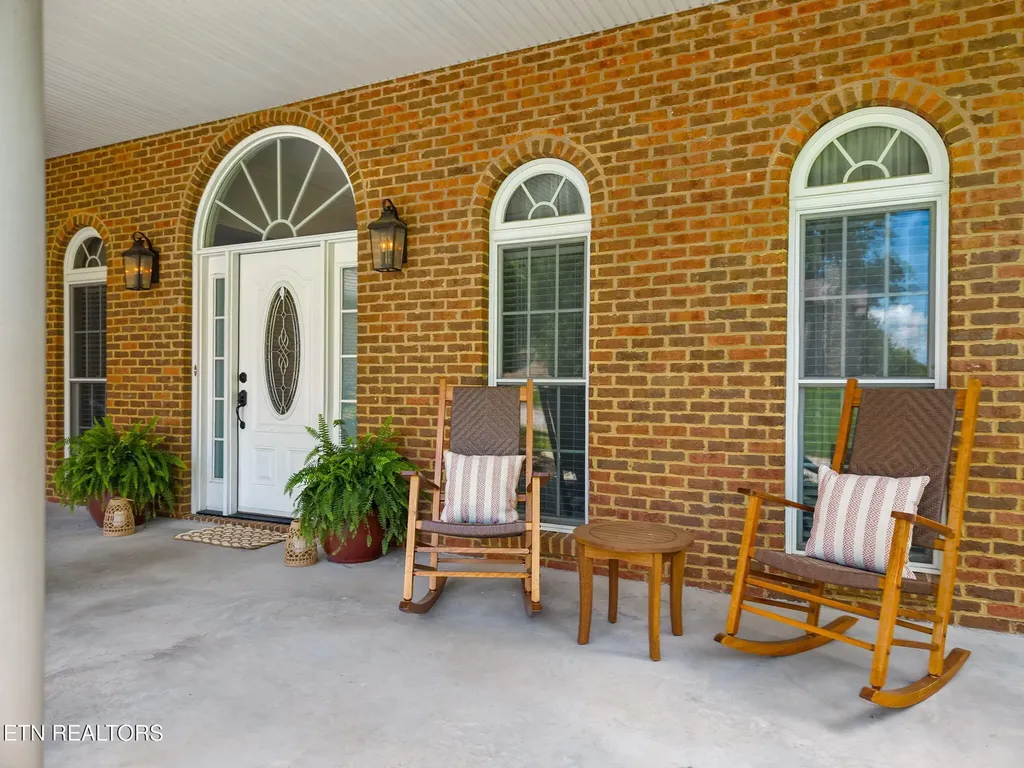 2201 Majestic Circle Dandridge TN 37725
