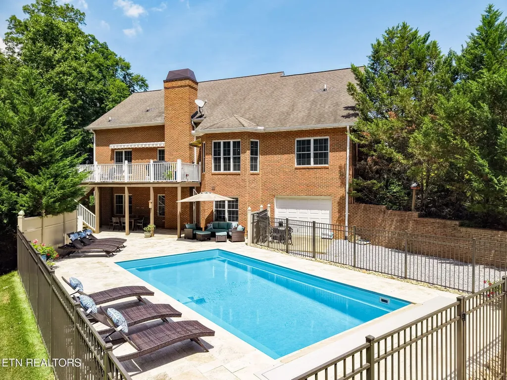 2201 Majestic Circle Dandridge TN 37725