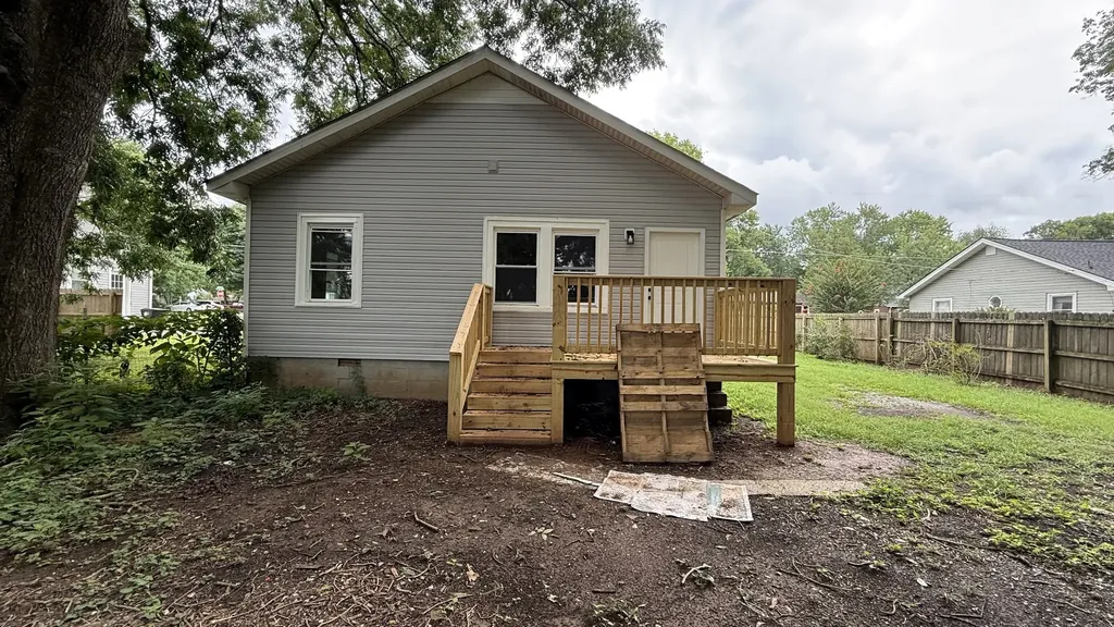 1225 N Spring Street Murfreesboro TN 37130