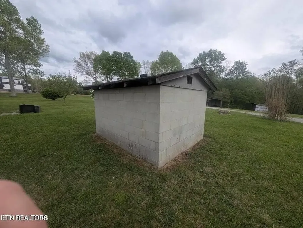 2546 Peavine Road Crossville TN 38571