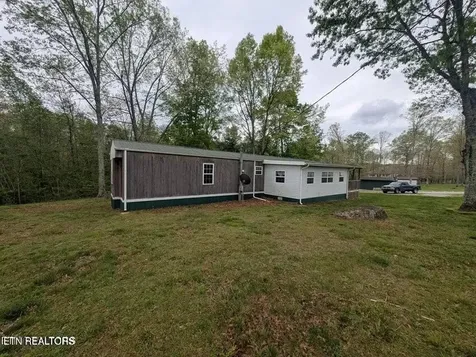 2546 Peavine Road Crossville TN 38571