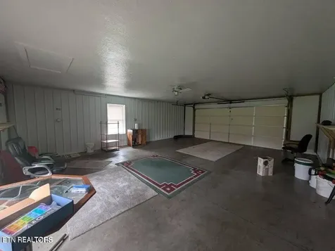 2546 Peavine Road Crossville TN 38571