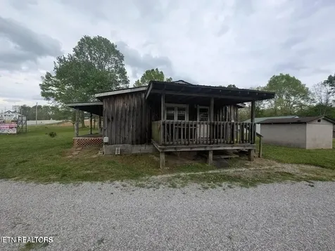 2546 Peavine Road Crossville TN 38571
