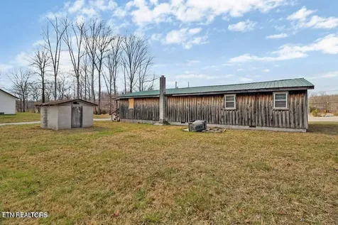2546 Peavine Road Crossville TN 38571