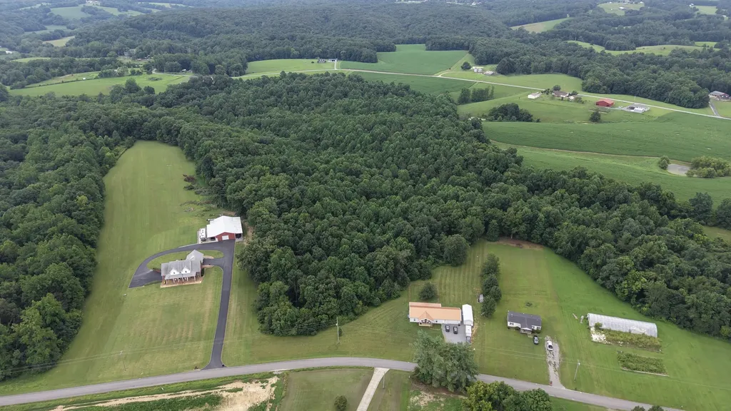 4423 Highland Road Lafayette TN 37083