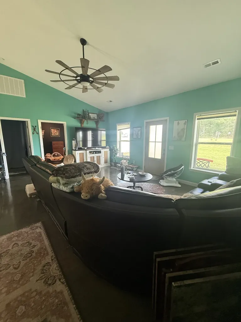 4423 Highland Road Lafayette TN 37083
